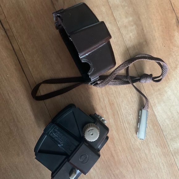 Kodak Holiday Flash Brownie Camera takes 127 Film.For collector showcasing. - Picture 12 of 15